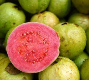 wellhealthorganic.com:5-amazing-health-benefits-of-guava